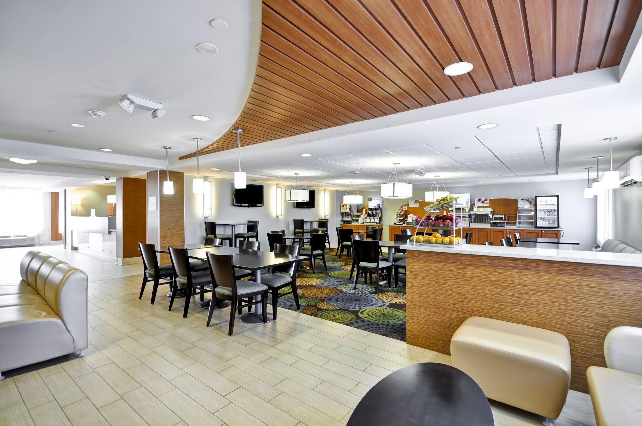 Holiday Inn Express Romulus / Detroit Airport By Ihg Екстериор снимка