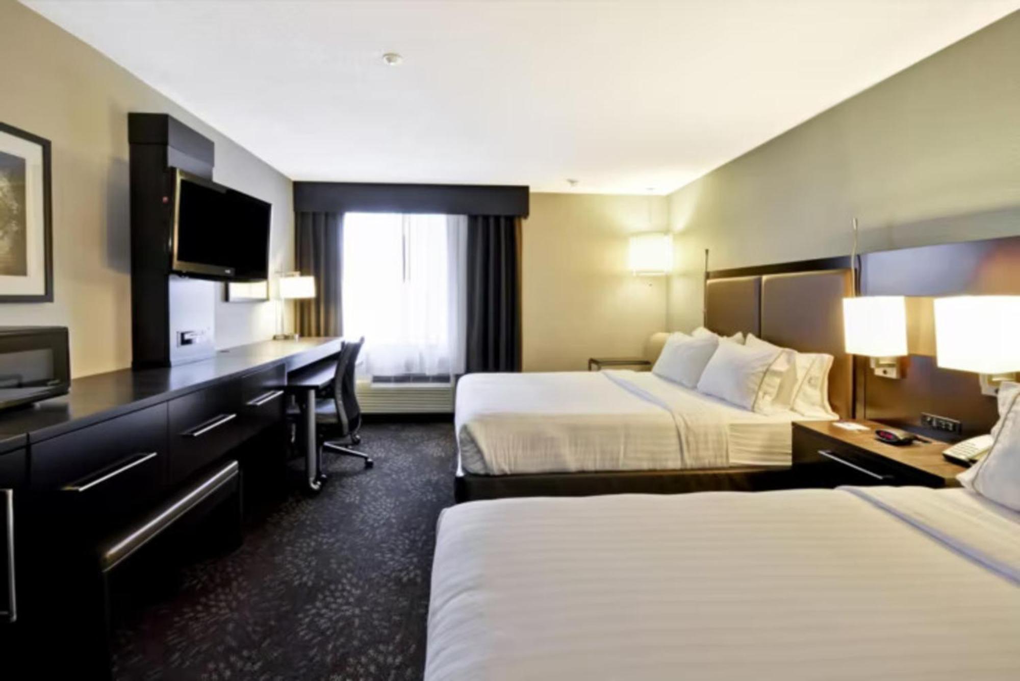 Holiday Inn Express Romulus / Detroit Airport By Ihg Екстериор снимка