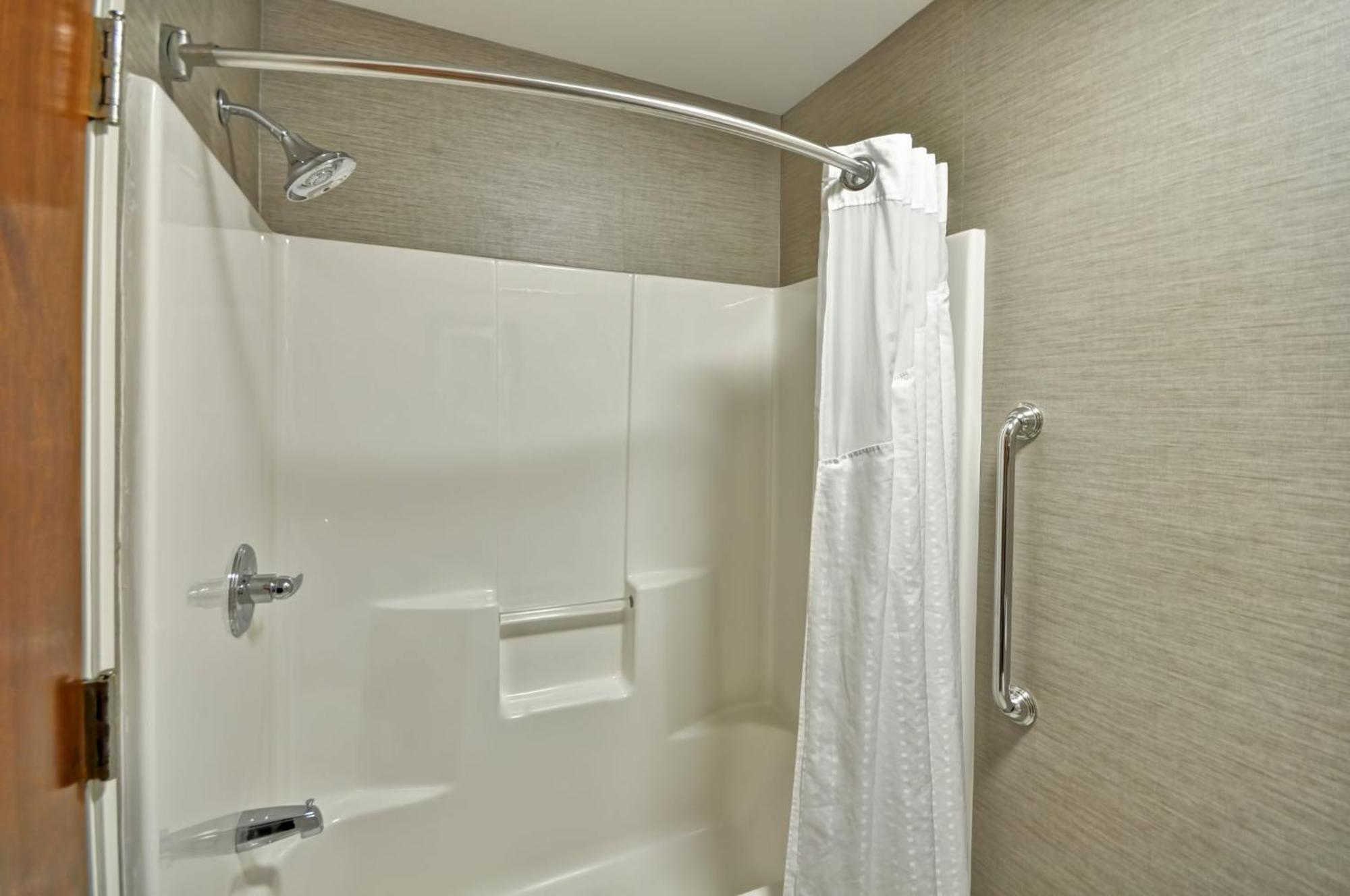 Holiday Inn Express Romulus / Detroit Airport By Ihg Екстериор снимка