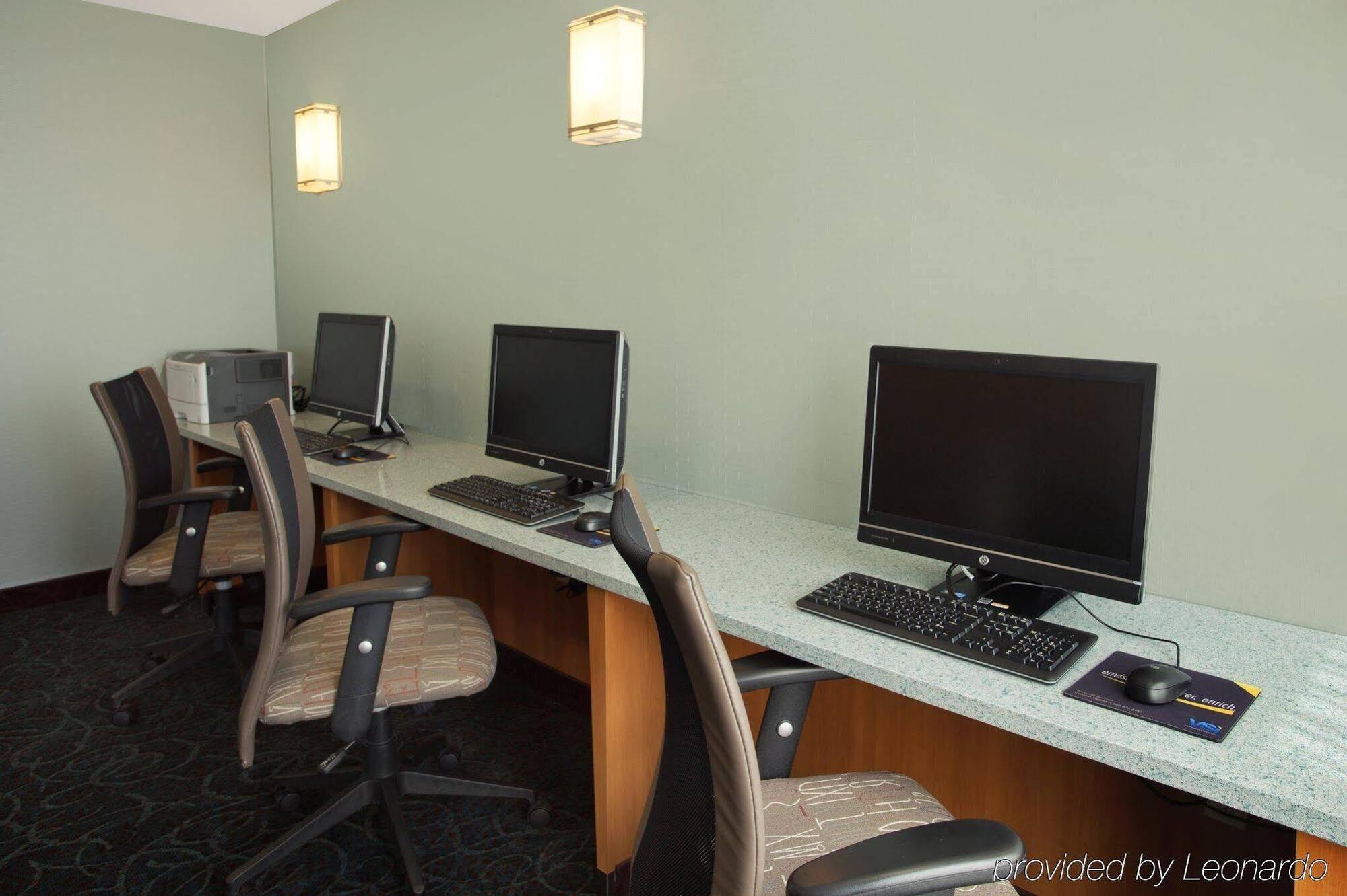 Holiday Inn Express Romulus / Detroit Airport By Ihg Екстериор снимка